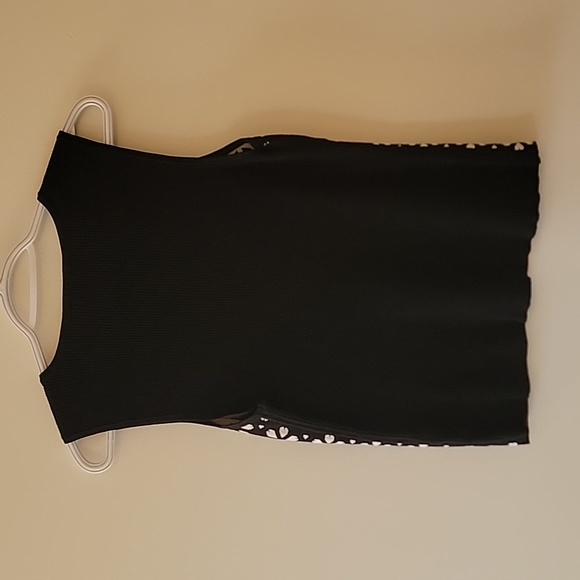 RW knit sleeveless top - Picture 2 of 2